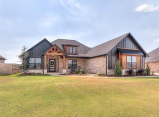 2214 W Cole Dr, Mustang, OK 73064