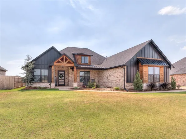 2214 W Cole Dr, Mustang, OK 73064