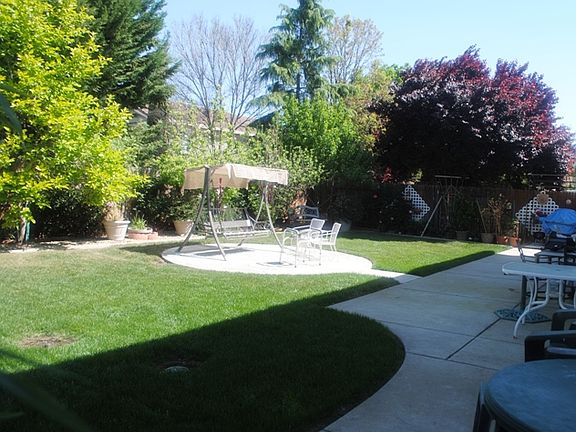 2nd image of 290 Saint Lucia Way