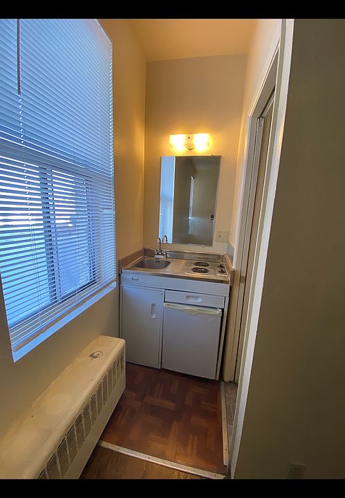 2nd image of 614-626 Victorian Ave #3