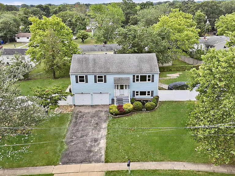 1029 Lucy Ln — Photo 21