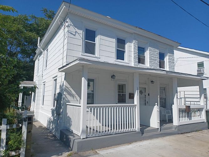 1st image of 102 Houston Ave