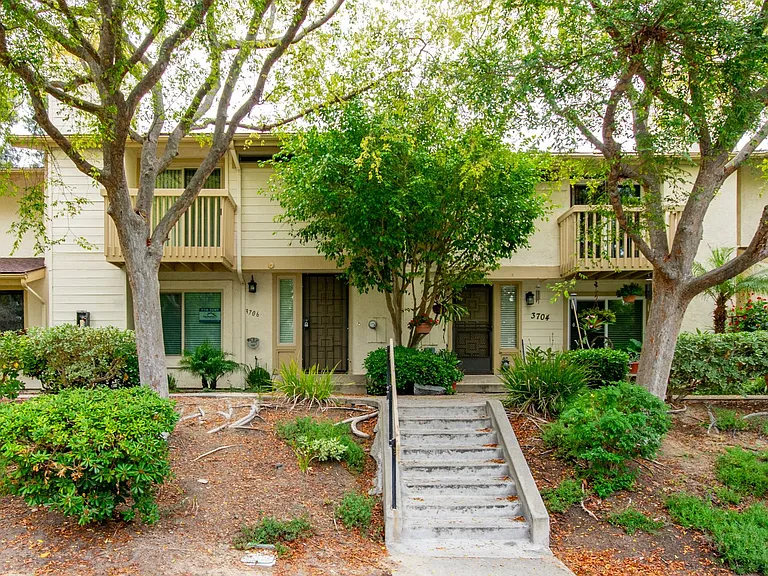 3706 Yale Dr — Photo 1