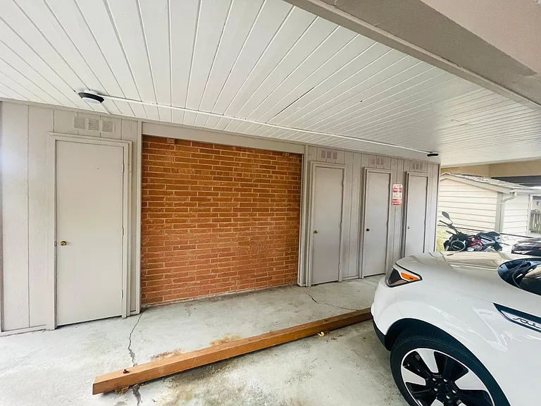 405 Walnut St #1 — Photo 18