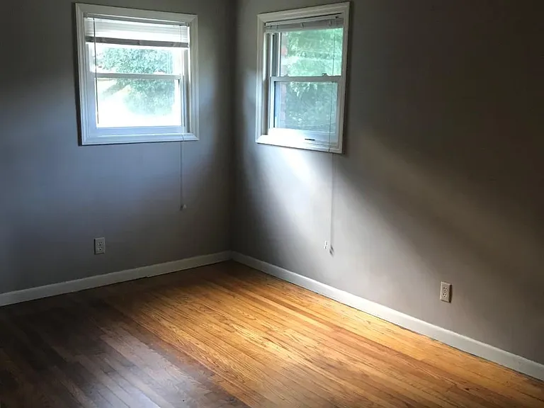 127 Poe St — Photo 3