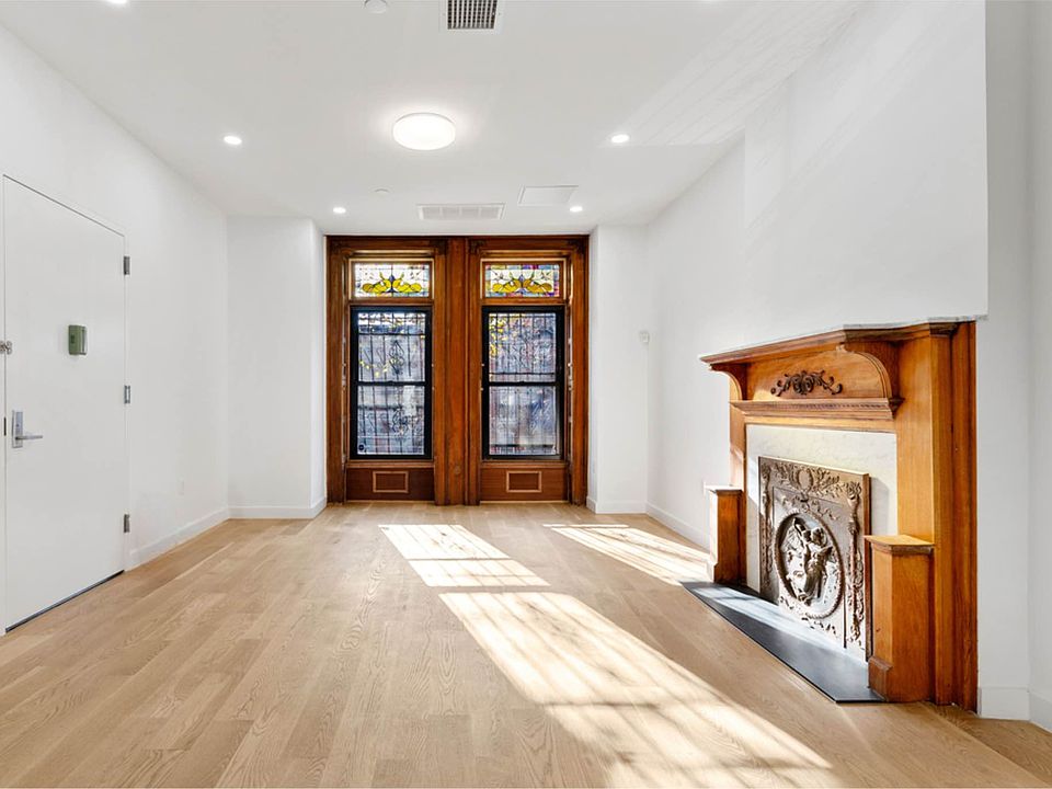 1st image of 329 Halsey St #2