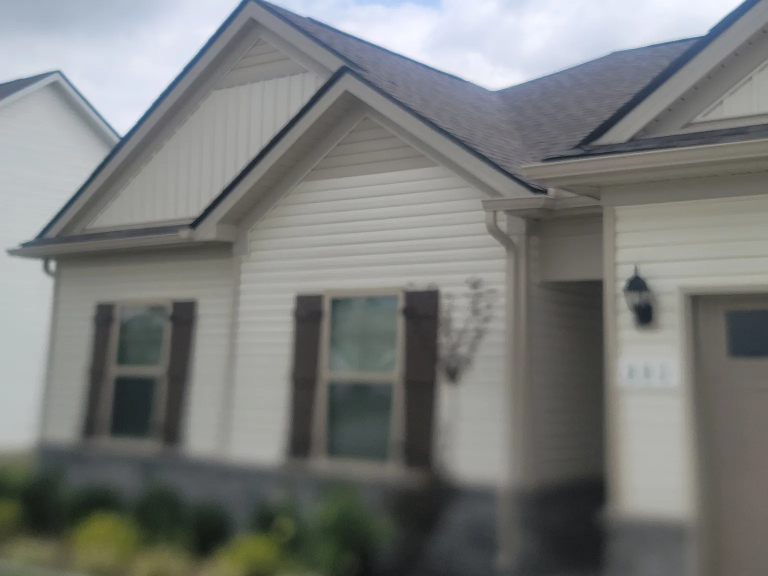 3 bed, 1256 sqft, $2,200 — Photo 2