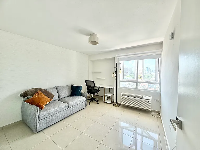303 Calle Villamil Metro Plz — Photo 12