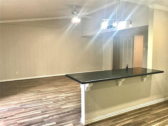 3rd image of 3117 Furneaux Ln
