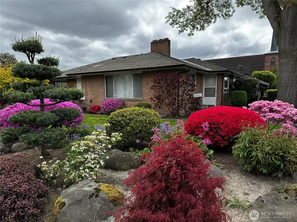 220 4th Avenue SW, Puyallup, WA 98371