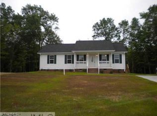 846 Meadow Rd, Eden, NC 27288