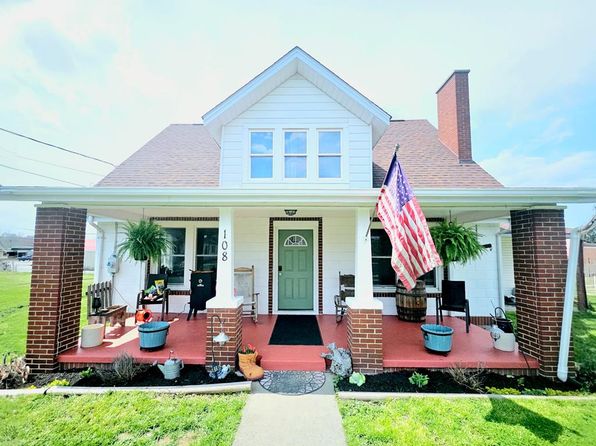 108 Anderson St, Oak Hill, WV 25901