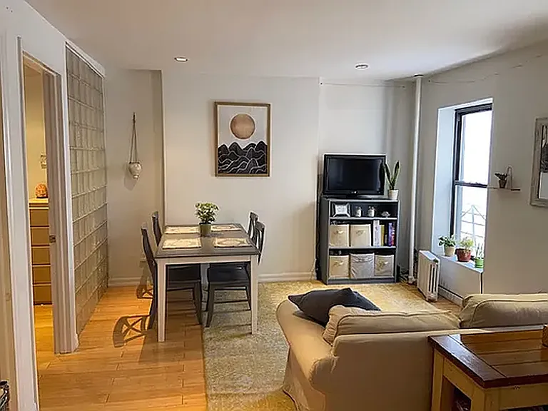 645 2nd Ave #3 — Photo 2