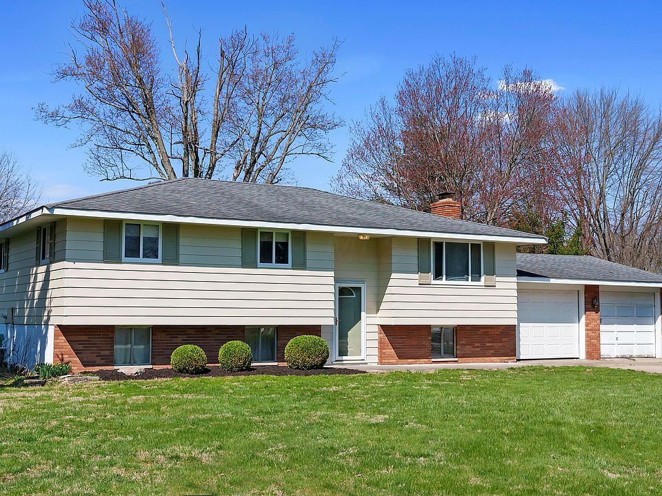 1st image of 183 Ballman Sq E