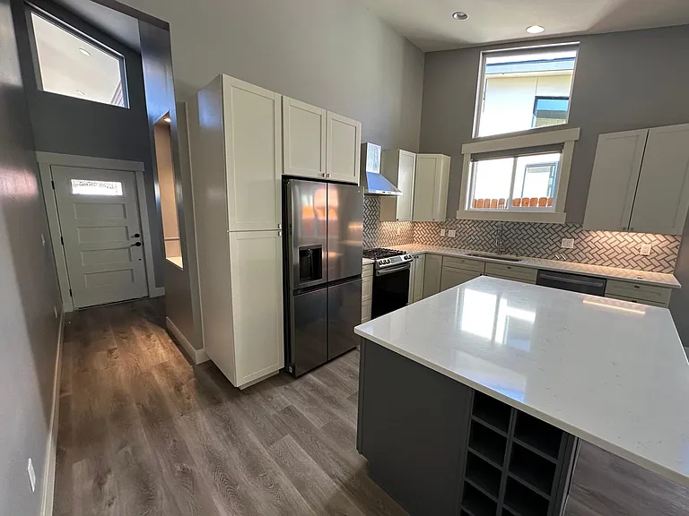 912 Citadel Dr — Photo 17