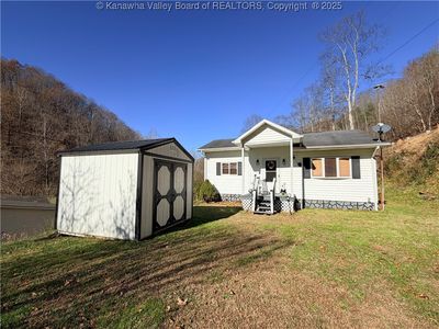 5537 Main Smokehouse Rd, Chapmanville, WV, 25508