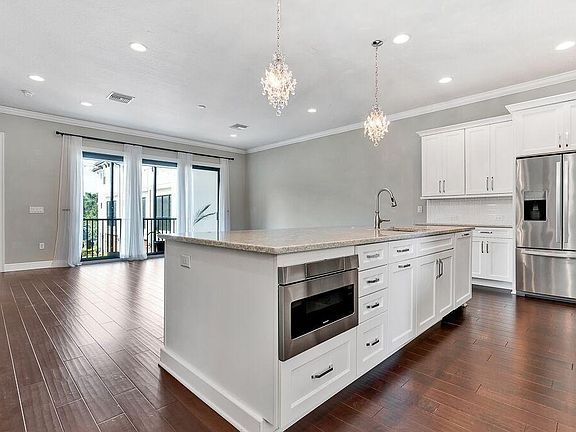 5th image of 3215 W De Leon St #1