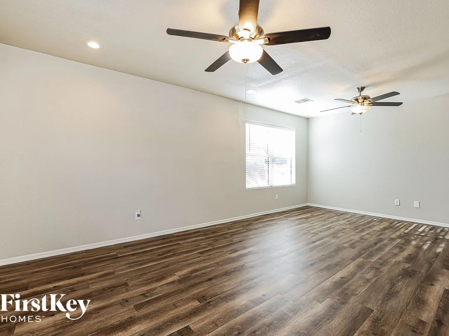 3 bed, 2.0 bath, 1990 sqft, $2,610 — Photo 4