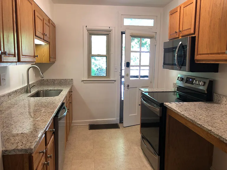 1522 Northwest Blvd #D — Photo 4