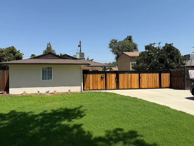 1013 E Garland Ave — Photo 1