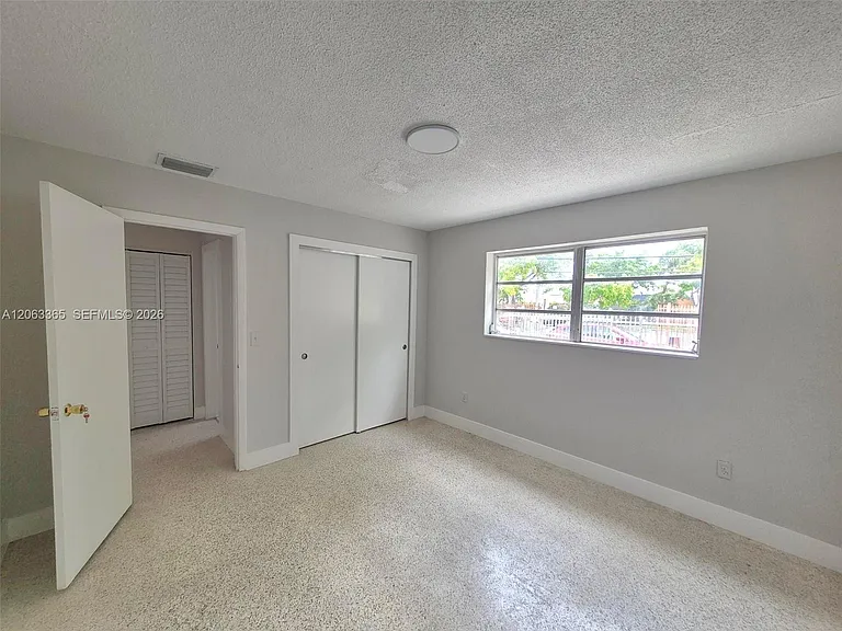 1715 SW 4th St #1717 — Photo 11