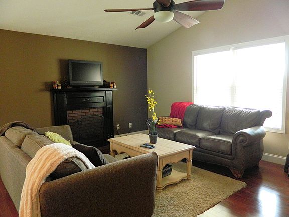 3rd image of 116 Ann Cove Ln