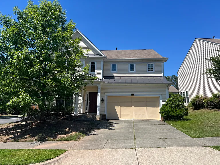 416 Charleville Ct — Photo 2
