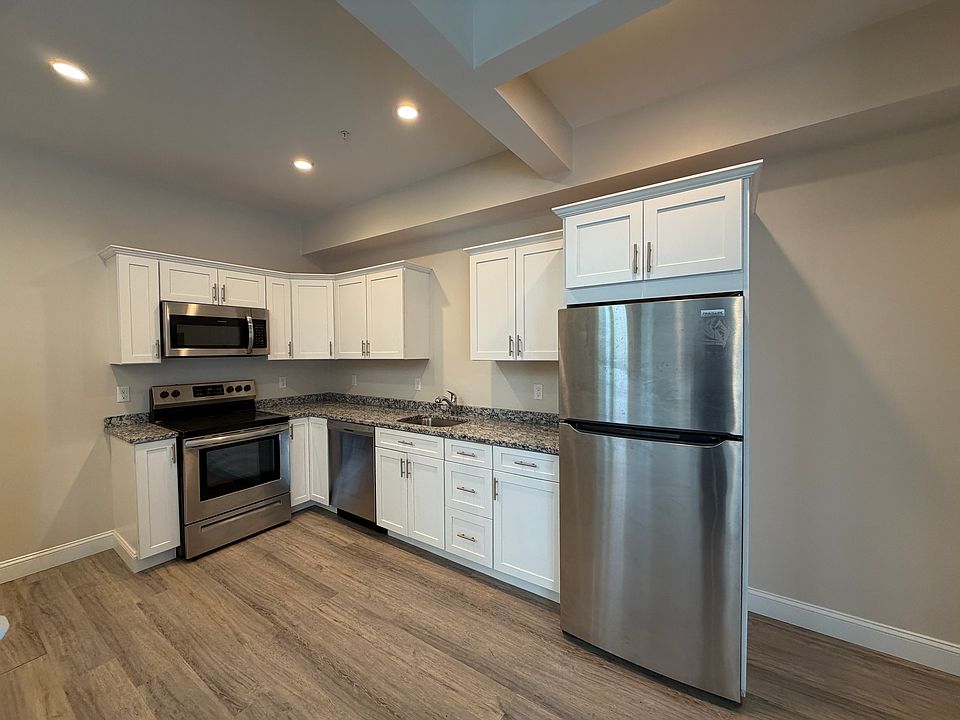 1st image of 129 Kenoza St #2