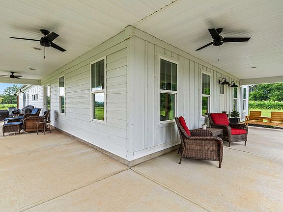 5th image of 202 Grays Ln