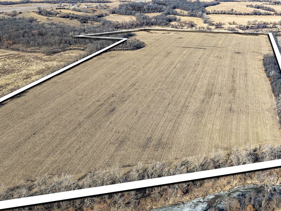 Tract 9 Border Image 