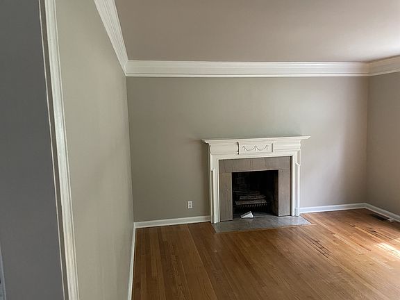 4th image of 2302 Deerwood Dr