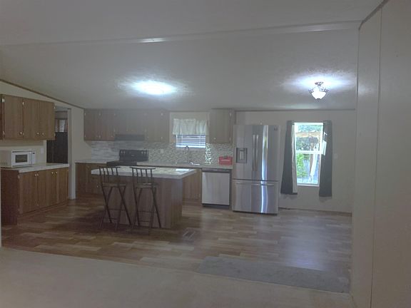 4th image of 1875 Hardwick Rd.