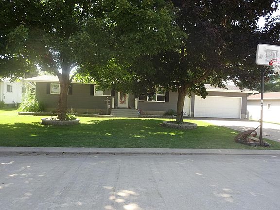 3rd image of 136 Centennial Dr