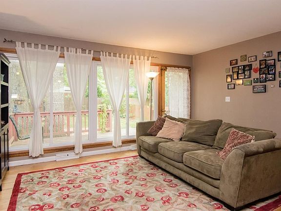 5th image of 1028 Western Dr