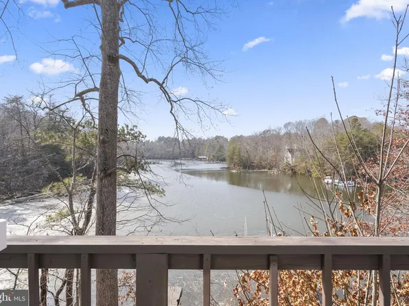 278 Valerie Ln, Lusby, MD 20657