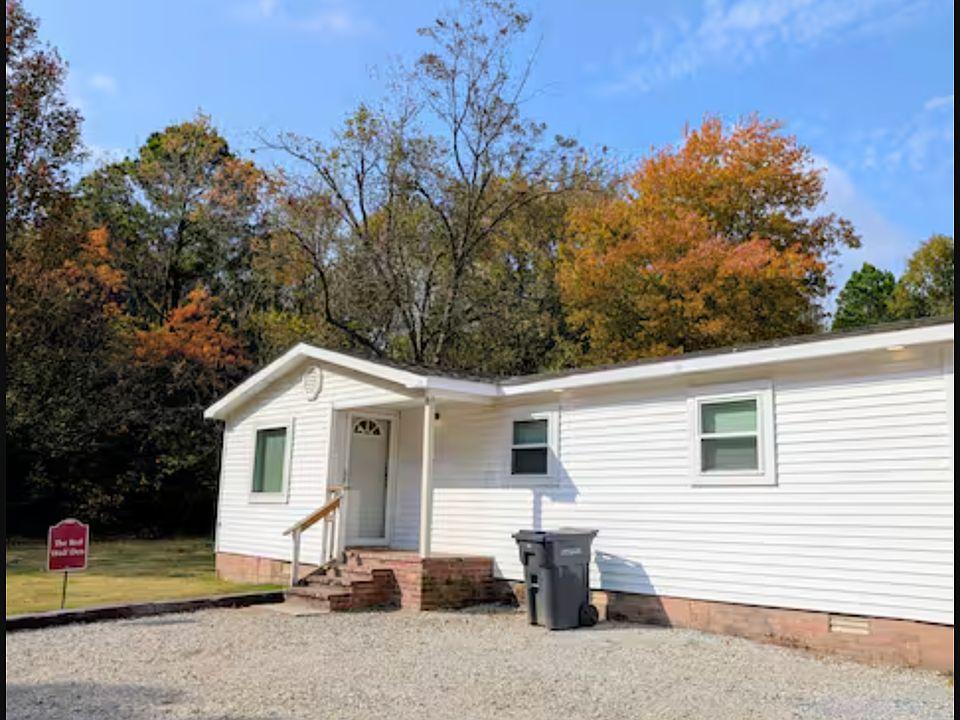 1st image of 2910 Greensboro Rd