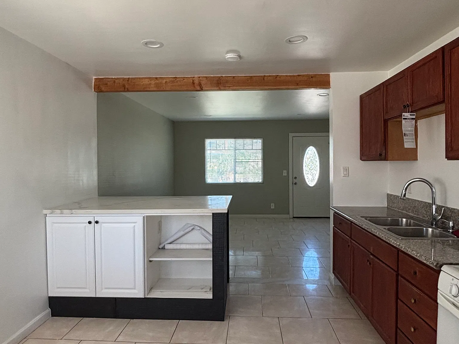 2 bed, 750 sqft, $2,450 — Photo 2