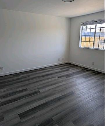 5th image of 1054 Harrison Ave APT 1