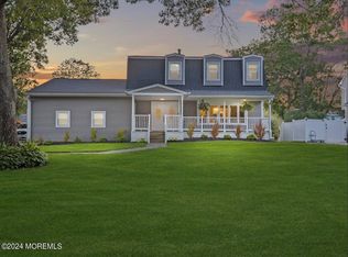 110 Silverwood Ct, Toms River, NJ 08753