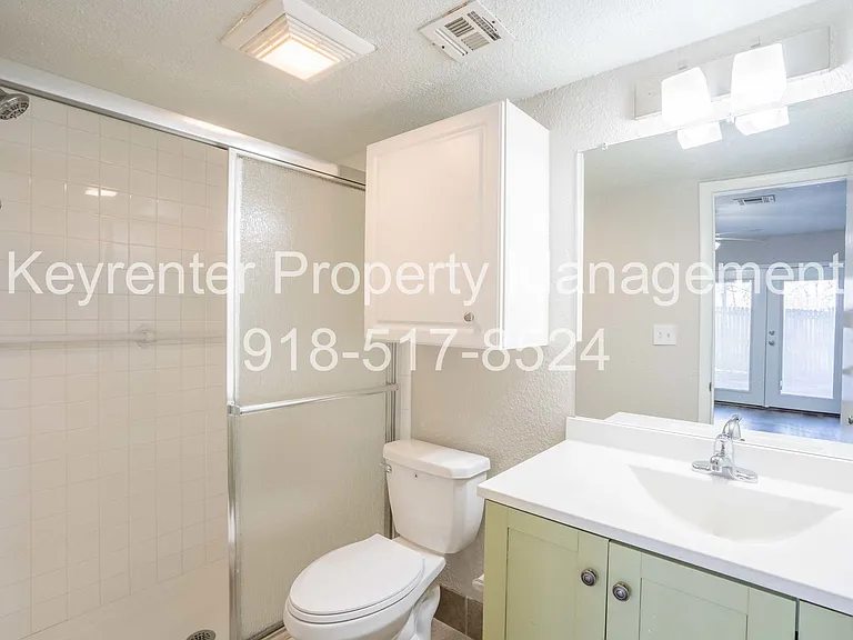 S Hudson Ave Duplex — Photo 12