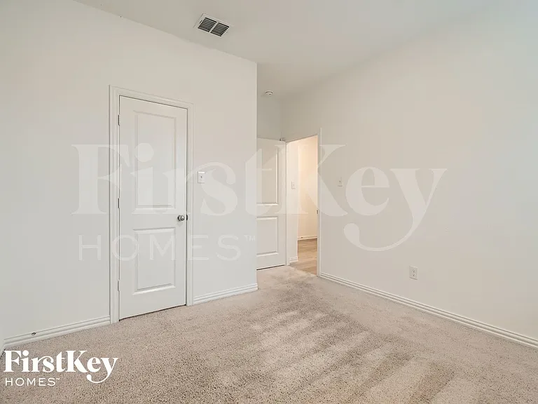 2324 Okeefe Dr — Photo 25