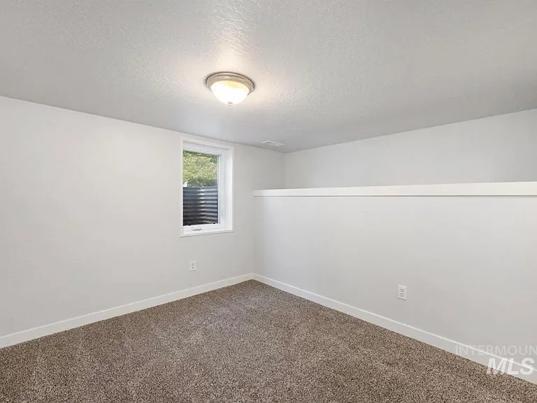 1704 Blaine St #B — Photo 8