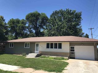 401 11th St NW, Minot, ND 58703