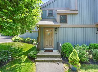 105 Heatherwood Dr #105, Brookfield, CT 06804
