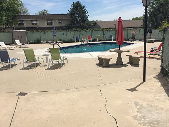 Great pool to enjoy the hot summer months!