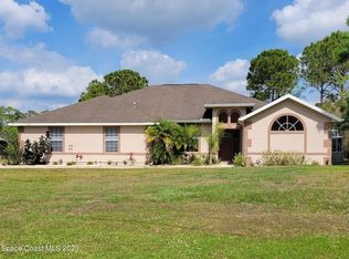 2820 Night Heron Dr, Mims, FL 32754