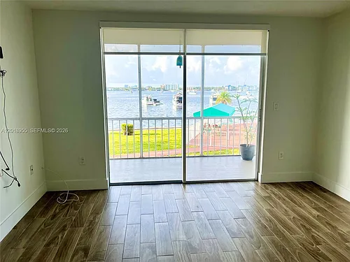 2910 Point East Dr #M209 Photo 1