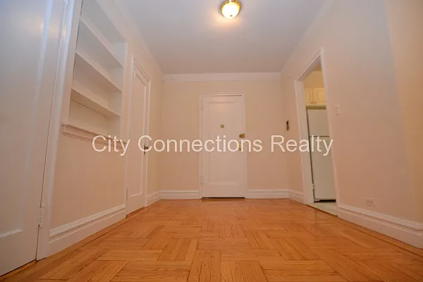 Rented by City Connections Realty | media 5