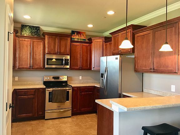 2nd image of 1528 Leaf Ln