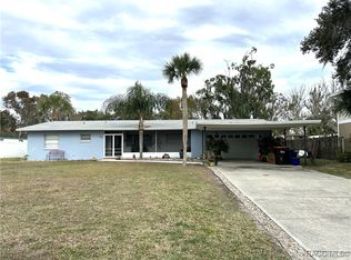 1115 SE Kings Bay Dr, Crystal River, FL 34429